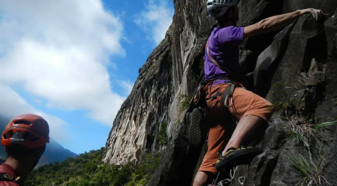 Activité en famille à la réunion : partez à l'aventure et faites de l'escalade 