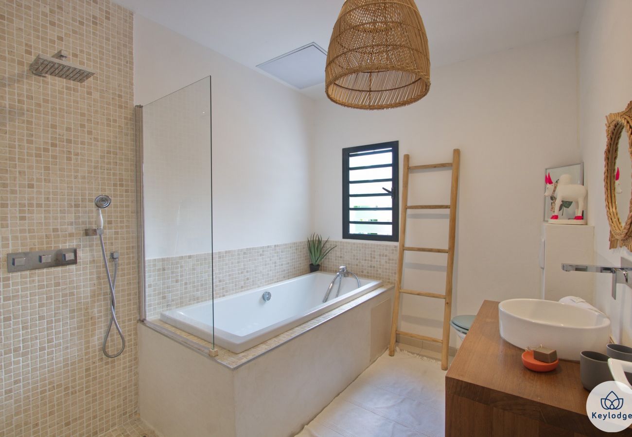 Villa in Saint-Leu - Villa Paloma**** - 140 m2 - Swimming pool - Exceptional view of the ocean - Saint Leu