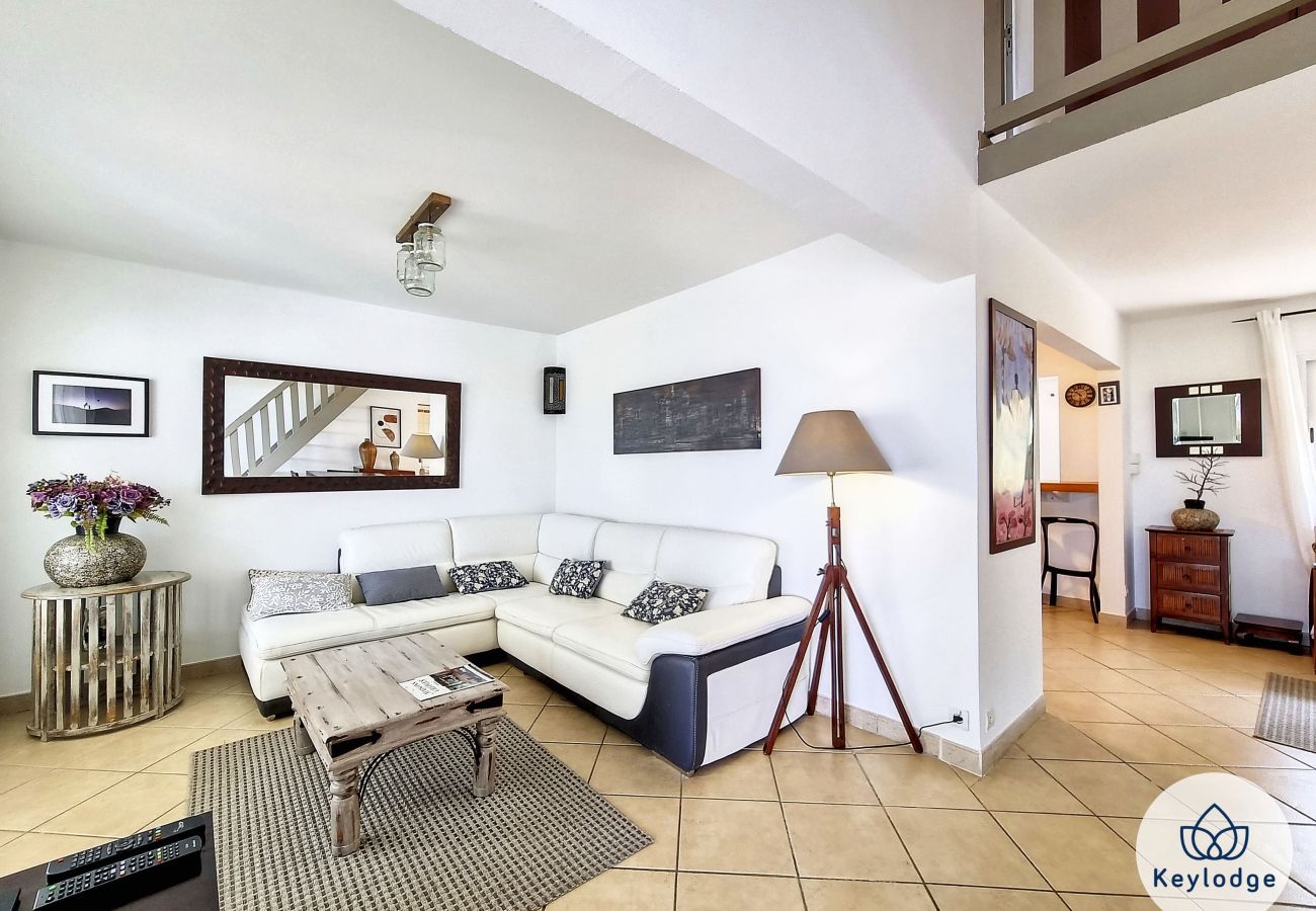 Villa in Saint-Gilles les Hauts - Villa Cadentia*** – 3 bedrooms with swimming pool and sea view – Saint-Gilles les Hauts