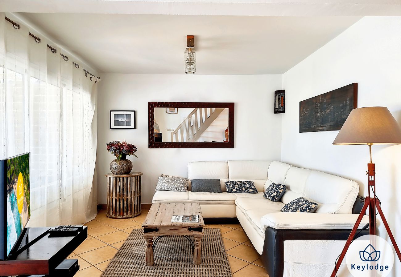 Villa in Saint-Gilles les Hauts - Villa Cadentia*** – 3 bedrooms with swimming pool and sea view – Saint-Gilles les Hauts