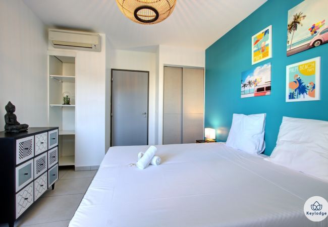 Apartment in Saint-Gilles les Bains - T3 - Infini bleu**** - 63 m2 - ocean view - St-Gilles Apartment in Saint-Gilles les Bains - T3 - Infini bleu**** - 63 m2 - ocean view - St-Gilles