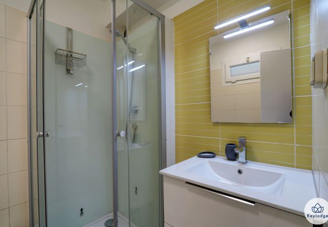 Studio in Saint Denis - T1 – Rive Gauche** – Close to center of Saint-Denis Studio in Saint Denis - T1 – Rive Gauche** – Close to center of Saint-Denis