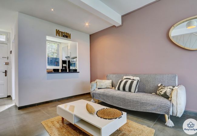 Apartment in Saint Denis - T3 –Duplex Moringue**– close to center of Saint-Denis Apartment in Saint Denis - T3 –Duplex Moringue**– close to center of Saint-Denis