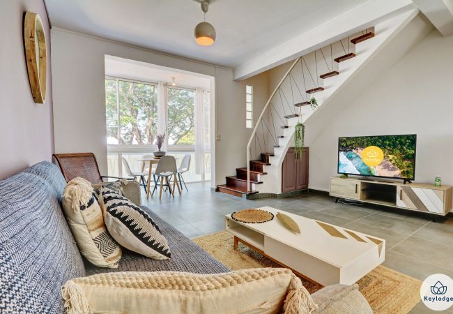 Apartment in Saint Denis - T3 –Duplex Moringue**– close to center of Saint-Denis Apartment in Saint Denis - T3 –Duplex Moringue**– close to center of Saint-Denis