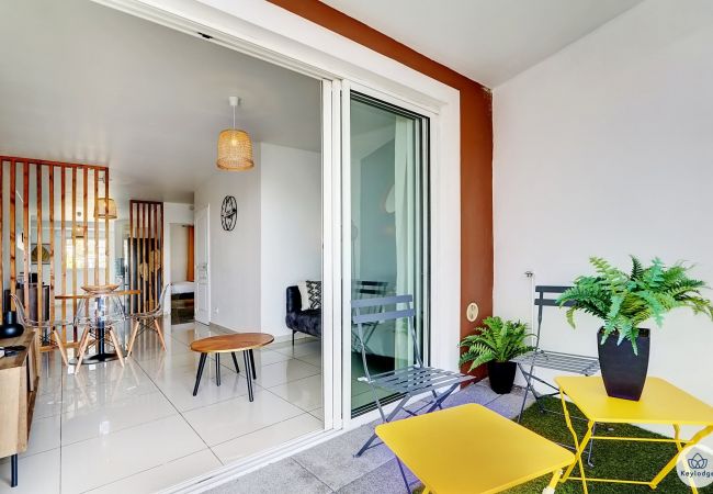 Apartment in Saint Denis - T2 – L’Iris** – Close to Saint-Denis dowtown Apartment in Saint Denis - T2 – L’Iris** – Close to Saint-Denis dowtown