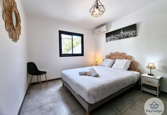 Apartment in Saint Denis - T3 – Le Waikiki – Close to center of Saint-Denis Apartment in Saint Denis - T3 – Le Waikiki – Close to center of Saint-Denis