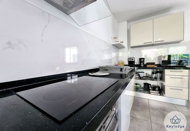 Apartment in Saint Denis - T3 – Le Waikiki – Close to center of Saint-Denis Apartment in Saint Denis - T3 – Le Waikiki – Close to center of Saint-Denis