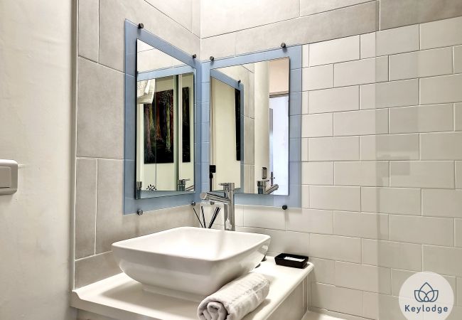 Apartment in Saint-Gilles les Bains - T3 Perle d’été*** – 72 m² –   in heart of Saint-Gilles centre Apartment in Saint-Gilles les Bains - T3 Perle d’été*** – 72 m² –   in heart of Saint-Gilles centre