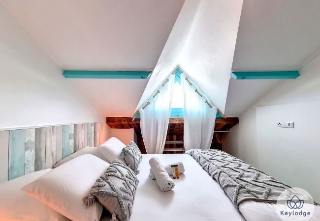 Apartment in Saint-Gilles les Bains - Étoile Bleue - 150m2 T4 in the centre of St-Gilles Apartment in Saint-Gilles les Bains - Étoile Bleue - 150m2 T4 in the centre of St-Gilles