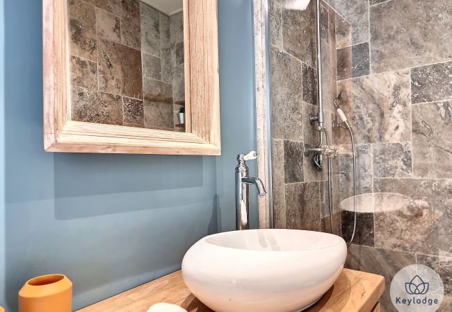 Apartment in Saint-Gilles les Bains - Étoile Bleue - 150m2 T4 in the centre of St-Gilles Apartment in Saint-Gilles les Bains - Étoile Bleue - 150m2 T4 in the centre of St-Gilles