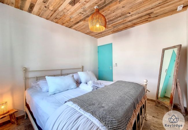Apartment in Saint-Gilles les Bains - Étoile Bleue - 150m2 T4 in the centre of St-Gilles Apartment in Saint-Gilles les Bains - Étoile Bleue - 150m2 T4 in the centre of St-Gilles