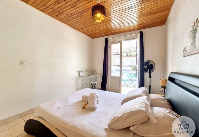 Apartment in Saint Denis - T3 – Paul et Aliette*** – 70 m² – Close to St-Denis centre Apartment in Saint Denis - T3 – Paul et Aliette*** – 70 m² – Close to St-Denis centre