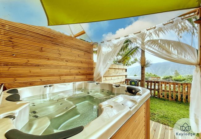 Bungalow in SAINT-LOUIS - Jardin de Montplaisir - Joli Coeur – 25m² bungalow with jacuzzi and mountain view – Saint-Louis Bungalow in SAINT-LOUIS - Jardin de Montplaisir - Joli Coeur – 25m² bungalow with jacuzzi and mountain view – Saint-Louis