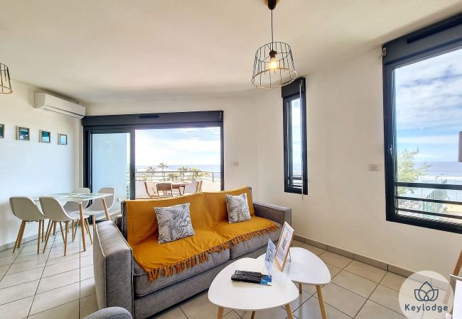  in Saint Pierre - T2 with sea view – Le Soélia*** – close to Saint-Pierre centre