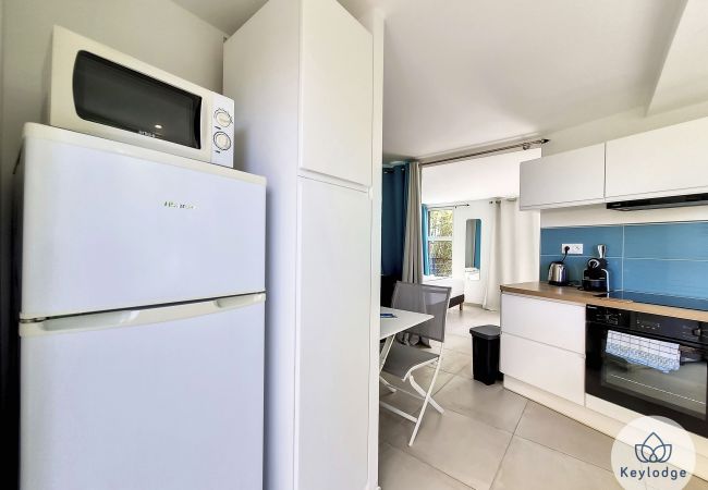 Studio in LES AVIRONS - Balcons du Sud, Aybowan – T1 bis with a shared relaxation pool – Les Avirons Studio in LES AVIRONS - Balcons du Sud, Aybowan – T1 bis with a shared relaxation pool – Les Avirons