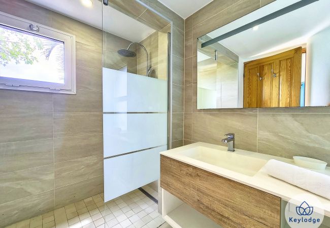 Studio in LES AVIRONS - Balcons du Sud, Aybowan – T1 bis with a shared relaxation pool – Les Avirons Studio in LES AVIRONS - Balcons du Sud, Aybowan – T1 bis with a shared relaxation pool – Les Avirons