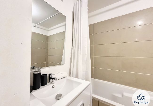 Apartment in Saint Denis - T3 – Kheyl Home** - 47 m² - Ste-Clotilde Apartment in Saint Denis - T3 – Kheyl Home** - 47 m² - Ste-Clotilde