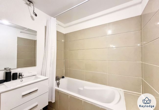 Apartment in Saint Denis - T3 – Kheyl Home** - 47 m² - Ste-Clotilde Apartment in Saint Denis - T3 – Kheyl Home** - 47 m² - Ste-Clotilde