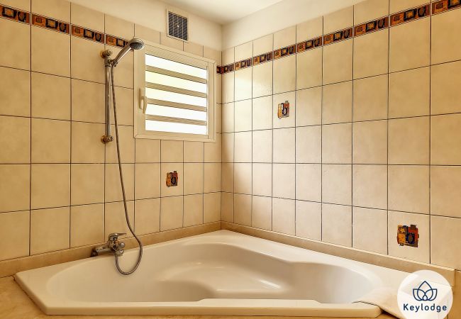 House in Saint-Gilles les Hauts - Villa Cadentia*** – 3 bedrooms with swimming pool and sea view – Saint-Gilles les Hauts House in Saint-Gilles les Hauts - Villa Cadentia*** – 3 bedrooms with swimming pool and sea view – Saint-Gilles les Hauts