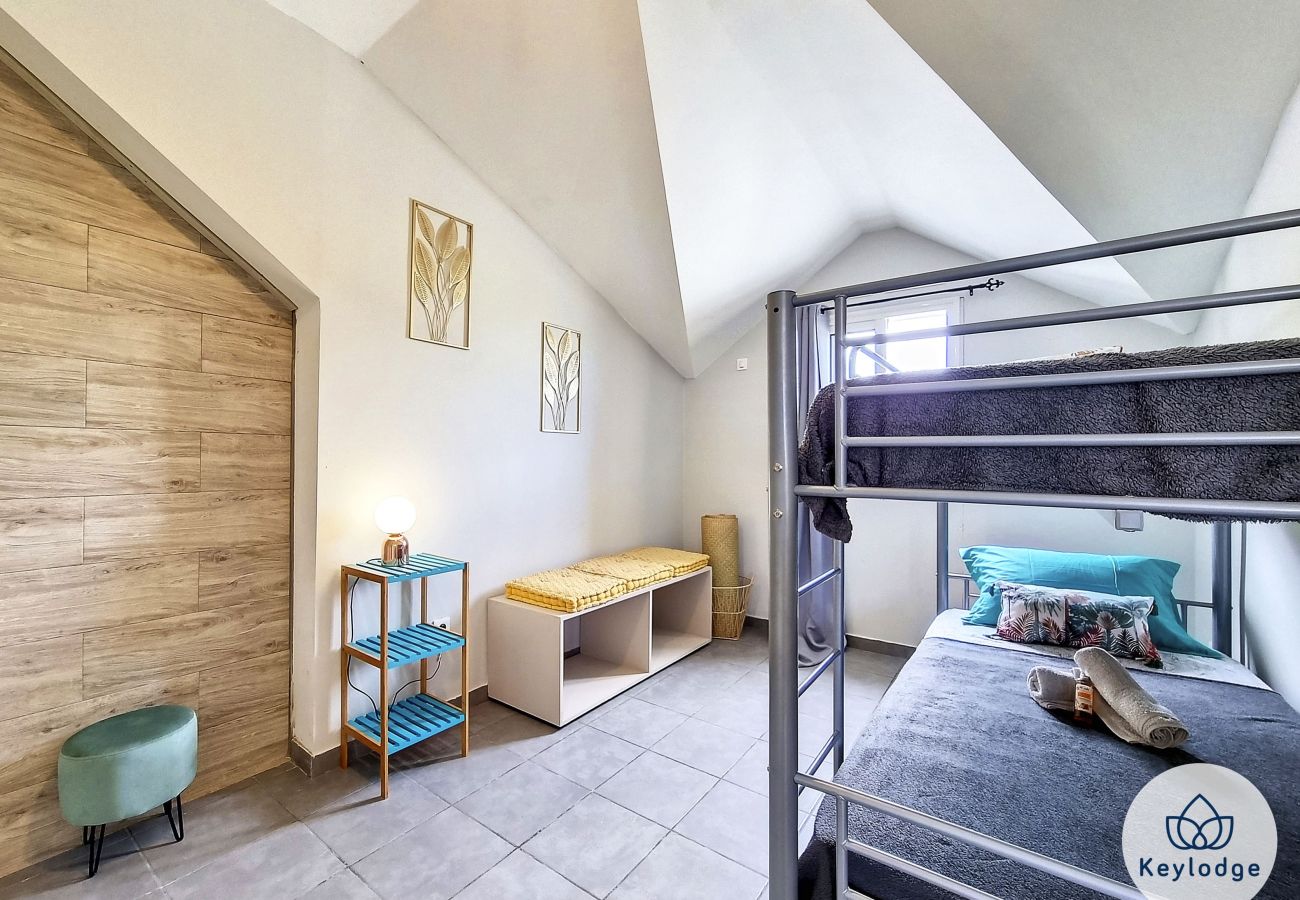 Villa in SAINTE ROSE - Kazolie, 3-bedroom house of 120 m² in Sainte-Rose