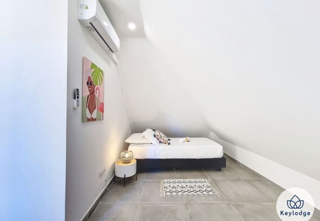 Apartment in Saint Pierre - Wopé L’appart – beautiful apartment 3 min from the CHU – Terre Sainte Apartment in Saint Pierre - Wopé L’appart – beautiful apartment 3 min from the CHU – Terre Sainte