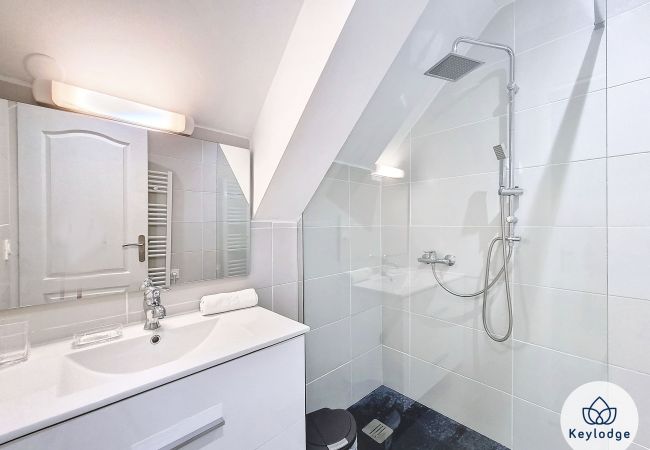 Apartment in Saint Pierre - Wopé L’appart – beautiful apartment 3 min from the CHU – Terre Sainte Apartment in Saint Pierre - Wopé L’appart – beautiful apartment 3 min from the CHU – Terre Sainte