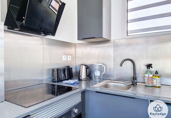 Apartment in Saint Pierre - Wopé L’appart – beautiful apartment 3 min from the CHU – Terre Sainte Apartment in Saint Pierre - Wopé L’appart – beautiful apartment 3 min from the CHU – Terre Sainte