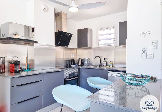 Apartment in Saint Pierre - Wopé L’appart – beautiful apartment 3 min from the CHU – Terre Sainte Apartment in Saint Pierre - Wopé L’appart – beautiful apartment 3 min from the CHU – Terre Sainte