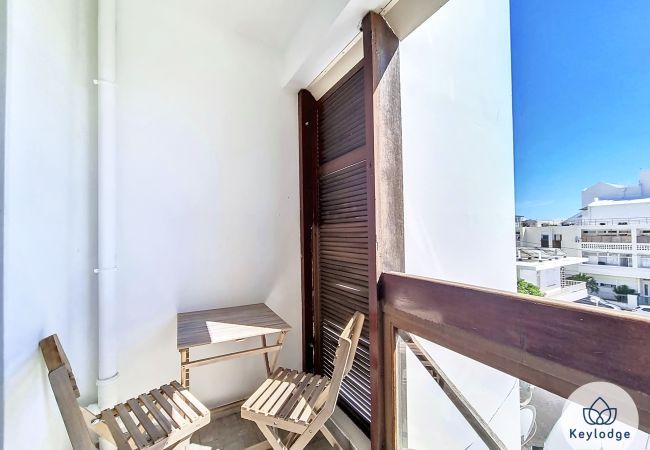 Studio in Saint Denis - Studio bis – Ti Studio Créole 1- 34 m² - close to all amenities - Saint-Denis Studio in Saint Denis - Studio bis – Ti Studio Créole 1- 34 m² - close to all amenities - Saint-Denis