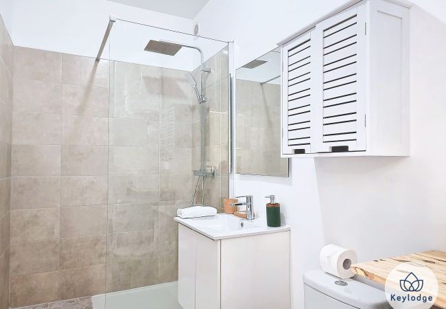 Studio in Saint Denis - Studio bis – Ti Studio Créole 1- 34 m² - close to all amenities - Saint-Denis Studio in Saint Denis - Studio bis – Ti Studio Créole 1- 34 m² - close to all amenities - Saint-Denis