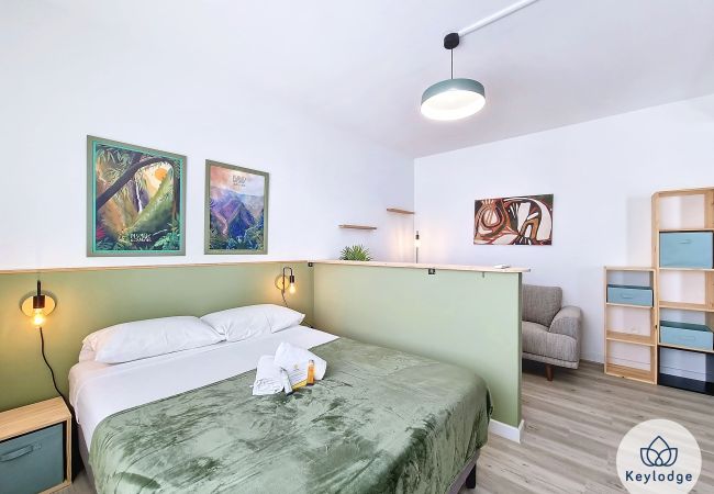 Studio in Saint Denis - Studio bis – Ti Studio Créole 1- 34 m² - close to all amenities - Saint-Denis Studio in Saint Denis - Studio bis – Ti Studio Créole 1- 34 m² - close to all amenities - Saint-Denis