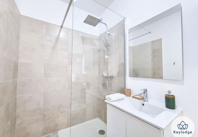 Studio in Saint Denis - Studio bis – Ti Studio Créole 1- 34 m² - close to all amenities - Saint-Denis Studio in Saint Denis - Studio bis – Ti Studio Créole 1- 34 m² - close to all amenities - Saint-Denis