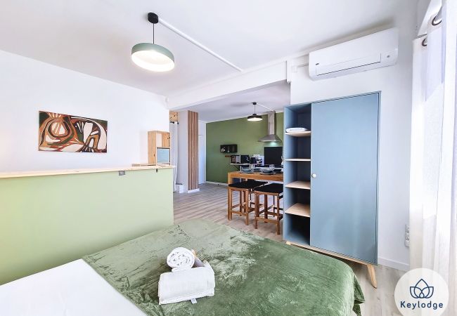 Studio in Saint Denis - Studio bis – Ti Studio Créole 1- 34 m² - close to all amenities - Saint-Denis Studio in Saint Denis - Studio bis – Ti Studio Créole 1- 34 m² - close to all amenities - Saint-Denis