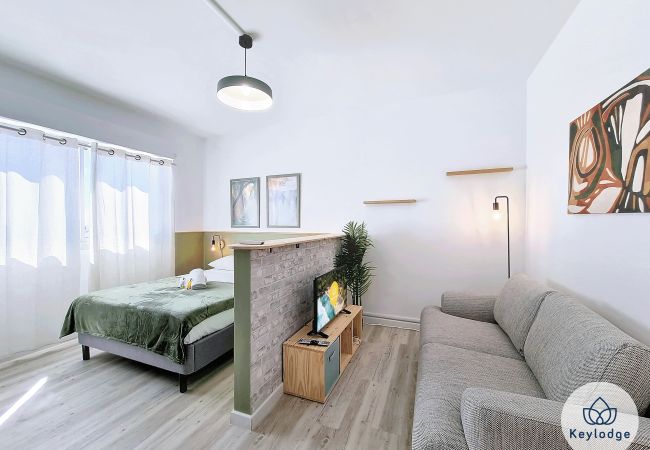Studio in Saint Denis - Studio bis – Ti Studio Créole 1- 34 m² - close to all amenities - Saint-Denis Studio in Saint Denis - Studio bis – Ti Studio Créole 1- 34 m² - close to all amenities - Saint-Denis
