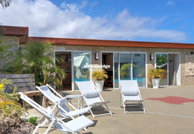 House in Saint-Gilles les Bains - Chez Jab villa – with shared swimming pool,  2 minutes from the beach of Boucan Canot House in Saint-Gilles les Bains - Chez Jab villa – with shared swimming pool,  2 minutes from the beach of Boucan Canot