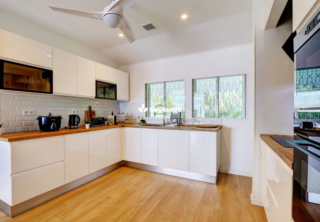 House in Saint-Gilles les Bains - Villa Venus**** – with swimming pool and sea view – St-Gilles House in Saint-Gilles les Bains - Villa Venus**** – with swimming pool and sea view – St-Gilles