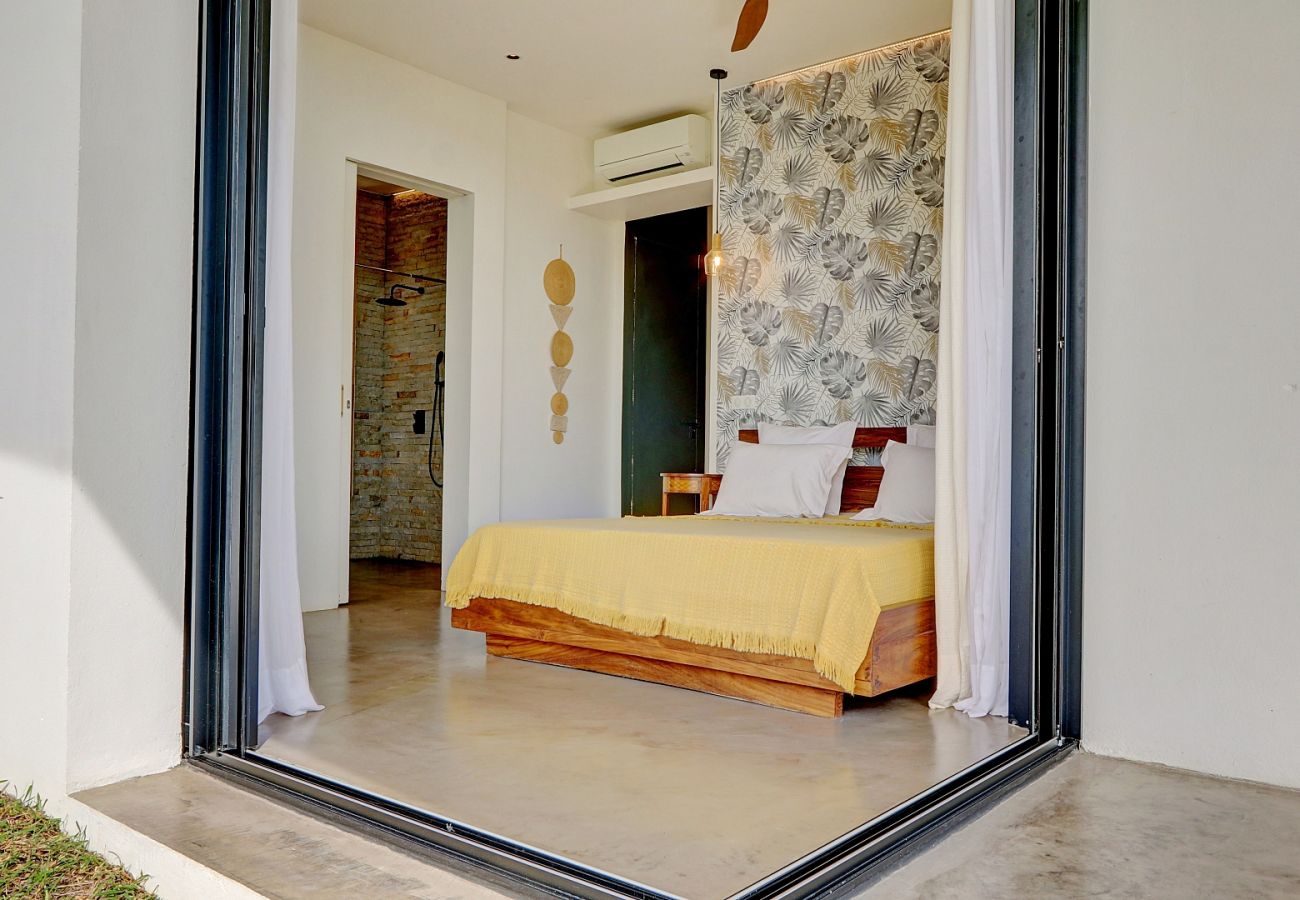 Villa in Hell-Ville - Villa Sambirano – 4 bedroom villa with pool and sea view – Nosy Be