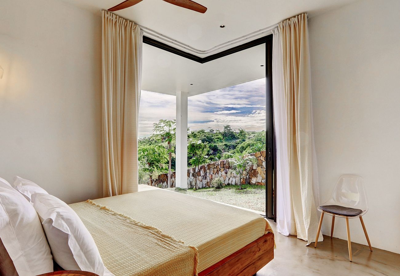 Villa in Hell-Ville - Villa Sambirano – 4 bedroom villa with pool and sea view – Nosy Be