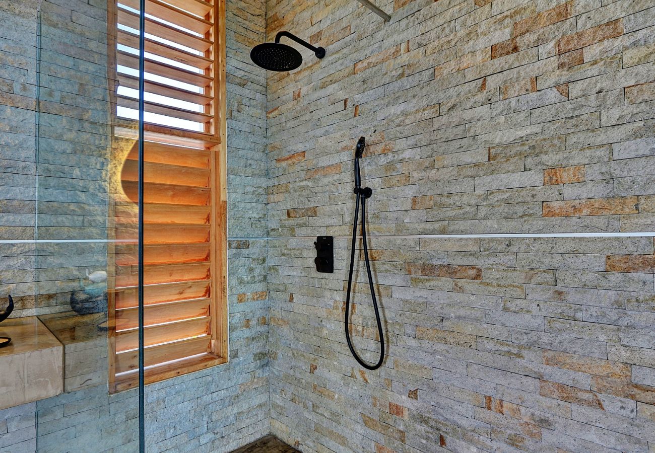 Villa in Hell-Ville - Villa Sambirano – 4 bedroom villa with pool and sea view – Nosy Be