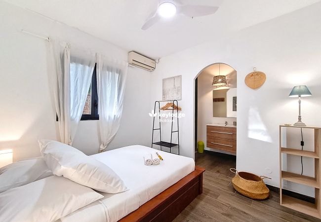 House in Saint-Leu - Villa Tropical View, 160m² villa with swimming pool in Saint-Leu House in Saint-Leu - Villa Tropical View, 160m² villa with swimming pool in Saint-Leu