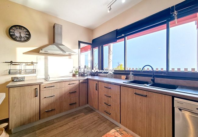 House in Saint-Leu - Villa Tropical View, 160m² villa with swimming pool in Saint-Leu House in Saint-Leu - Villa Tropical View, 160m² villa with swimming pool in Saint-Leu