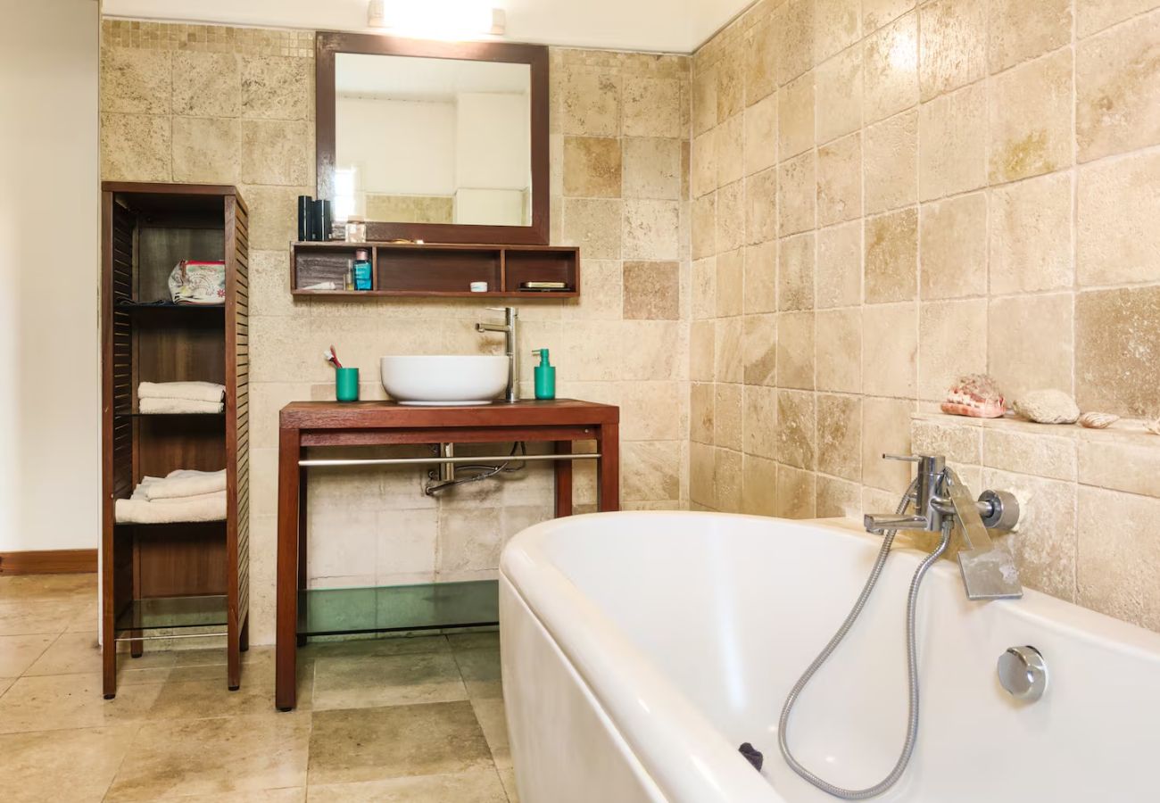 House in LA POSSESSION - Evasion-Dos D’ane*** – 4-bedroom villa with jacuzzi – La Possession