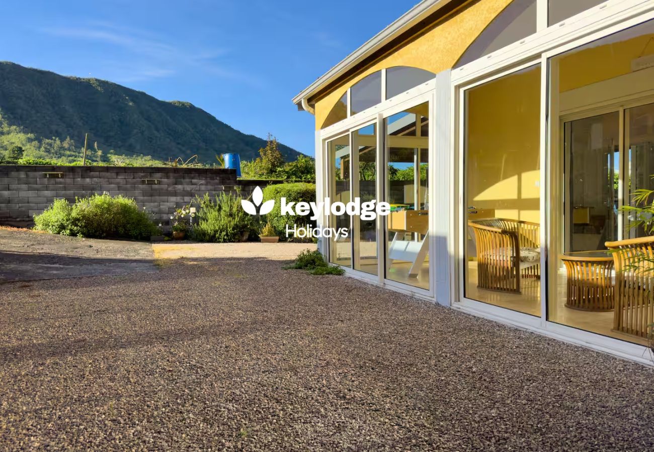 House in LA POSSESSION - Evasion-Dos D’ane*** – 4-bedroom Villa with jacuzzi – La Possession