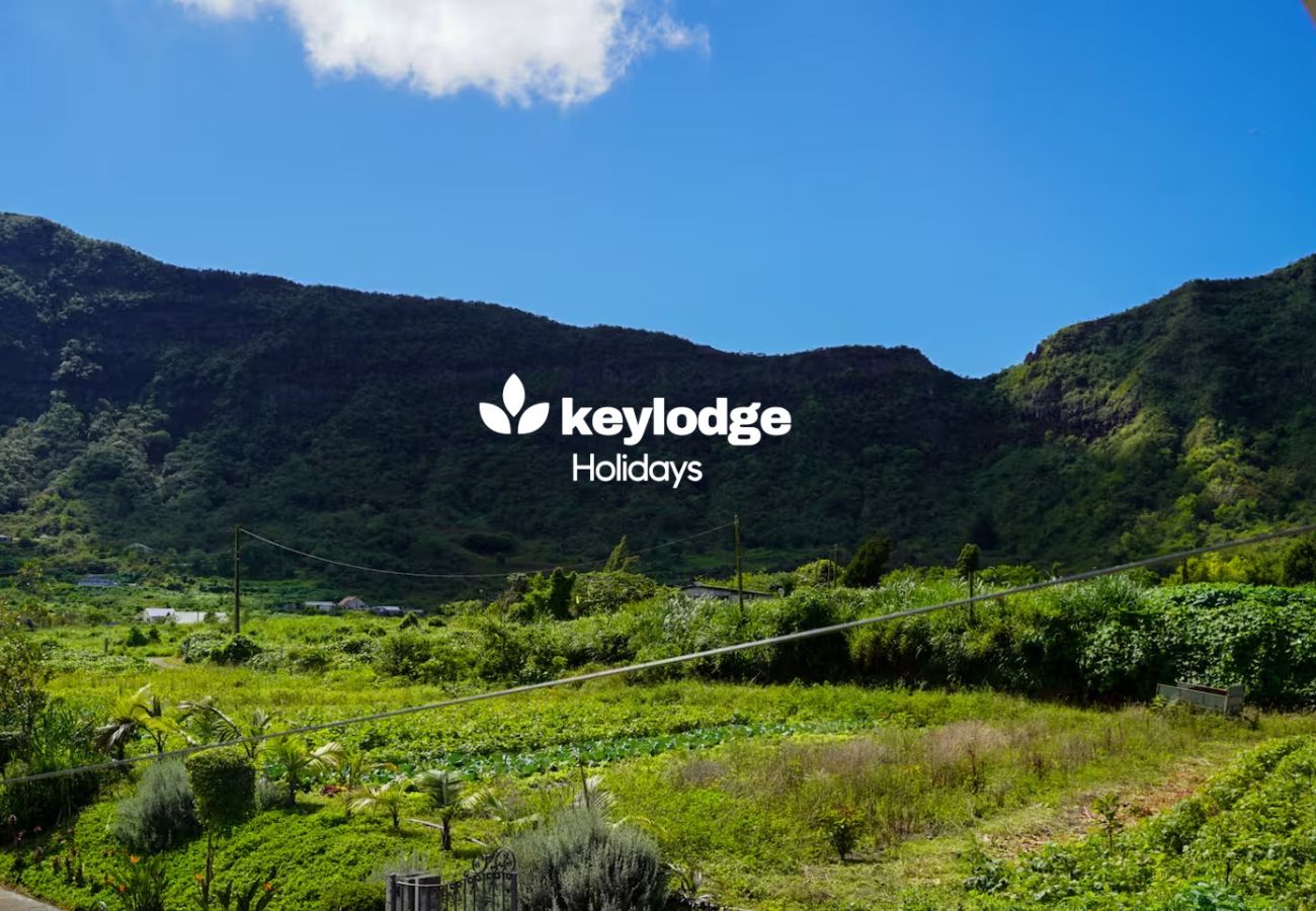 House in LA POSSESSION - Evasion-Dos D’ane*** – 4-bedroom Villa with jacuzzi – La Possession