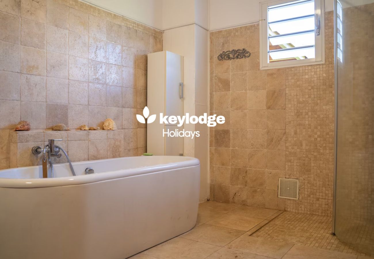 House in LA POSSESSION - Evasion-Dos D’ane*** – 4-bedroom Villa with jacuzzi – La Possession