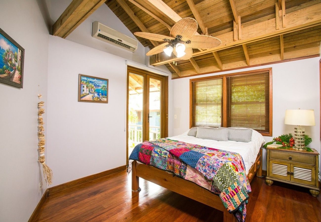 Villa à Saint-Gilles les Bains - Démo - 300m2 - Piscine - Plage de l'Ermitage