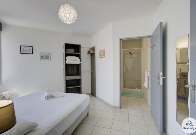 Appartement à Saint Pierre - T2 - Ti Patio*** - 38 m2 - Front de Mer - Saint-Pierre    Appartement à Saint Pierre - T2 - Ti Patio*** - 38 m2 - Front de Mer - Saint-Pierre