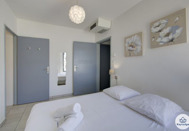 Appartement à Saint Pierre - T2 - Ti Patio*** - 38 m2 - Front de Mer - Saint-Pierre    Appartement à Saint Pierre - T2 - Ti Patio*** - 38 m2 - Front de Mer - Saint-Pierre