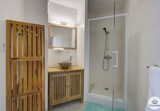 Appartement à Saint Pierre - T2 - Ti Patio*** - 38 m2 - Front de Mer - Saint-Pierre    Appartement à Saint Pierre - T2 - Ti Patio*** - 38 m2 - Front de Mer - Saint-Pierre