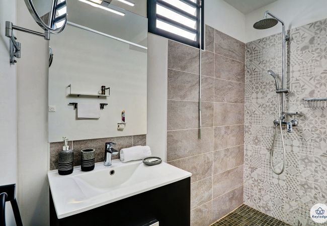 Maison à Saint-Leu - Villa du Toucan Bleu**** – Piscine – Lagon de St-leu Maison à Saint-Leu - Villa du Toucan Bleu**** – Piscine – Lagon de St-leu